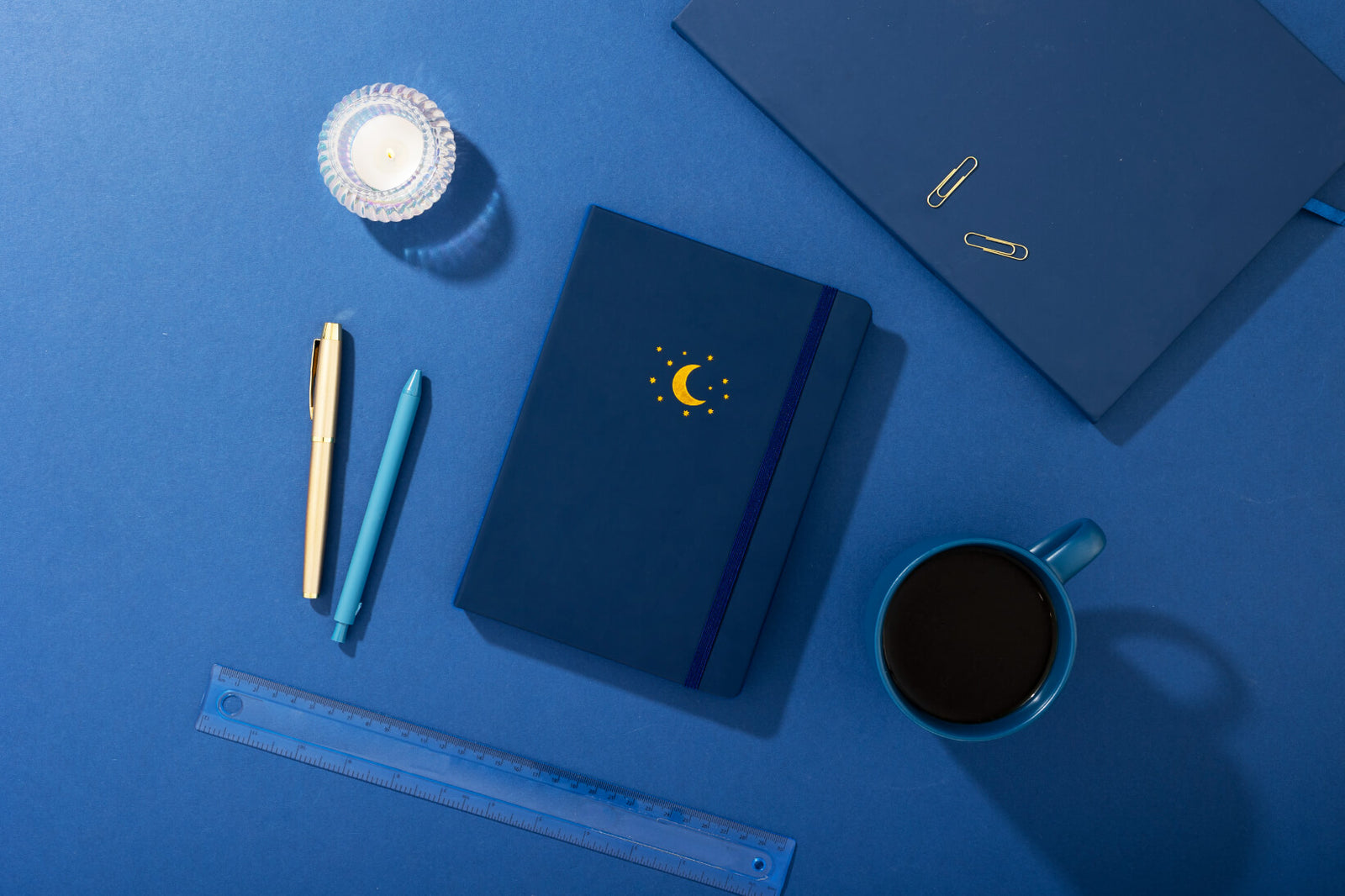 The Ultimate Guide to Moon Journaling (+ Prompts)