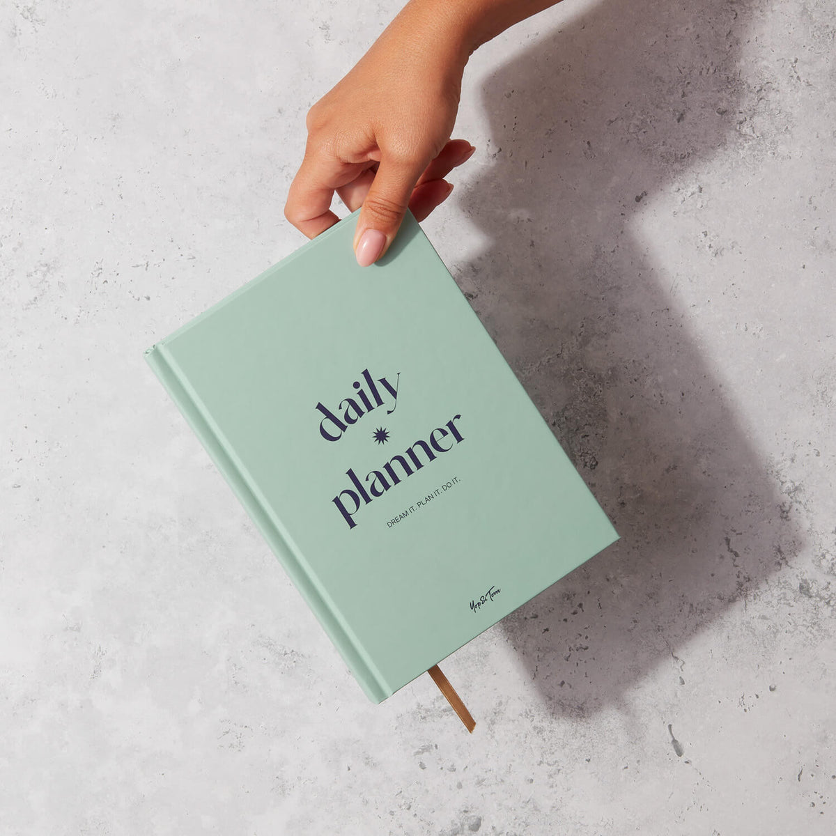 Holding a journal-170.jpeg__PID:cc13e740-91c3-4e81-93b7-fe48385a590f