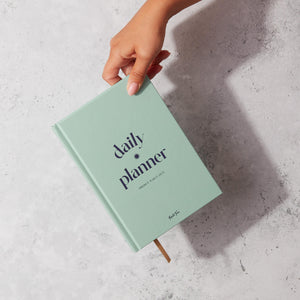 Holding a journal-170.jpeg__PID:cc13e740-91c3-4e81-93b7-fe48385a590f